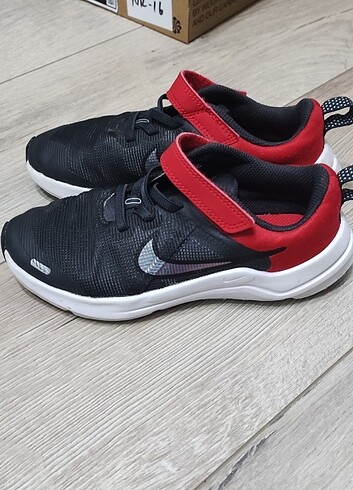 Nike çocuk spor ayakkabısı