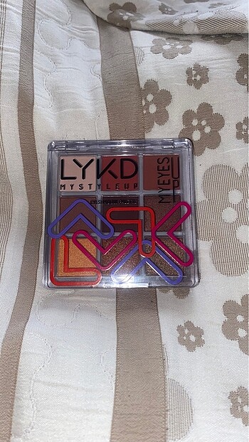 LYKD far paleti + Beaulis Eyeliner