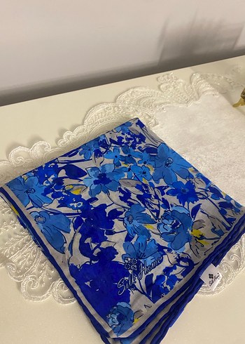 Armine Mavi Çiçek Desenli İpek Şal