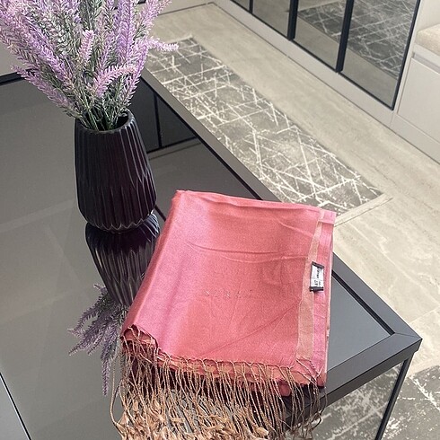 Sura pembe ipek şal