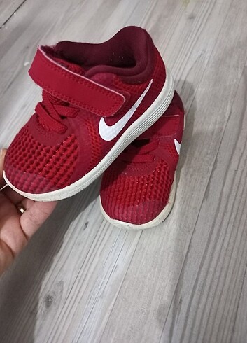 21 Beden kırmızı Renk Spor ayakkabı