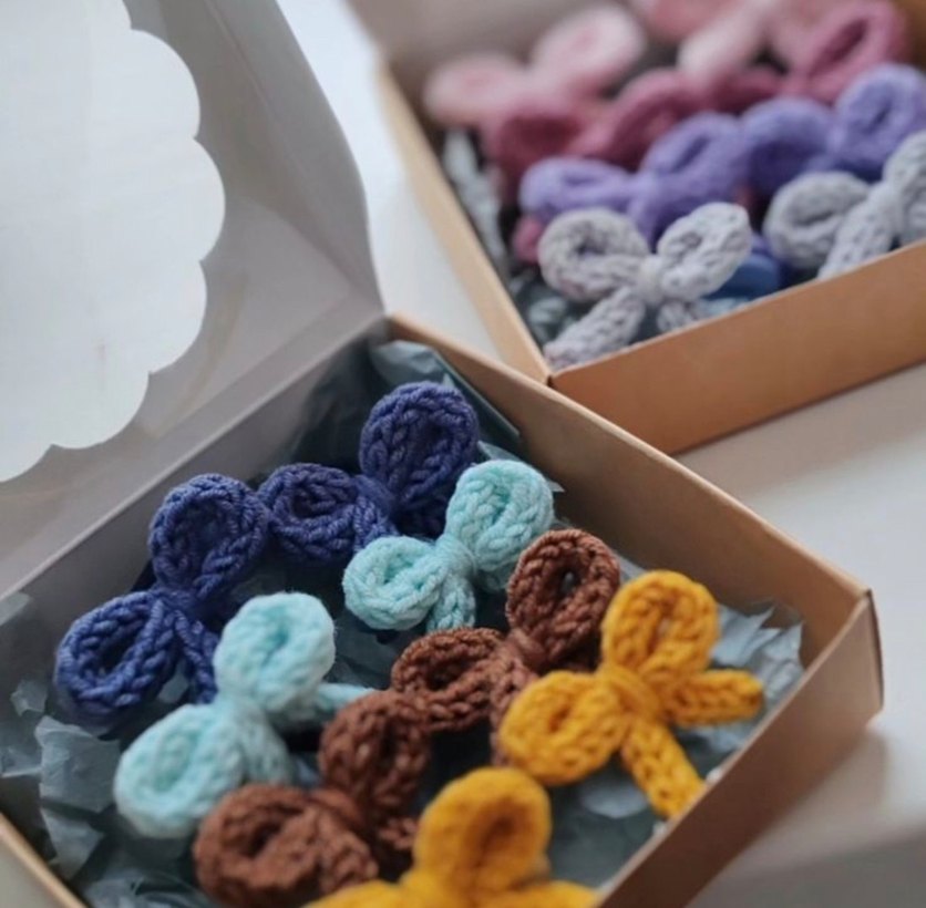 Renkli Nakışlı Fiyonk Saç Tokaları - Görsel 2