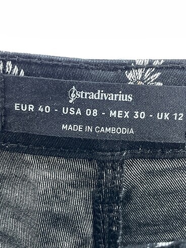 40 Beden çeşitli Renk Stradivarius Jean / Kot %70 İndirimli.