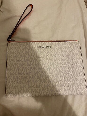 Michael kors clutch