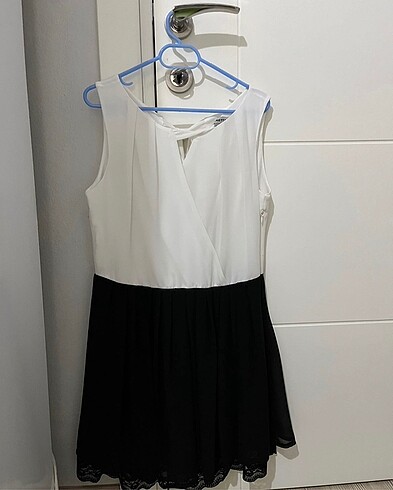 Siyah beyaz mini elbise