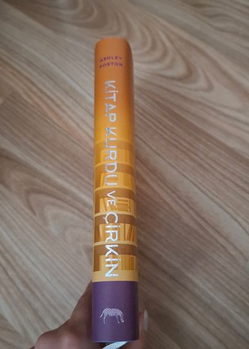 Kitap Kurdu ve Çirkin - Ashley Poston - Görsel 5