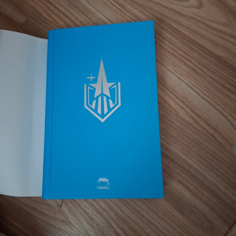 Kitap Kurdu ve Çirkin - Ashley Poston - Görsel 2