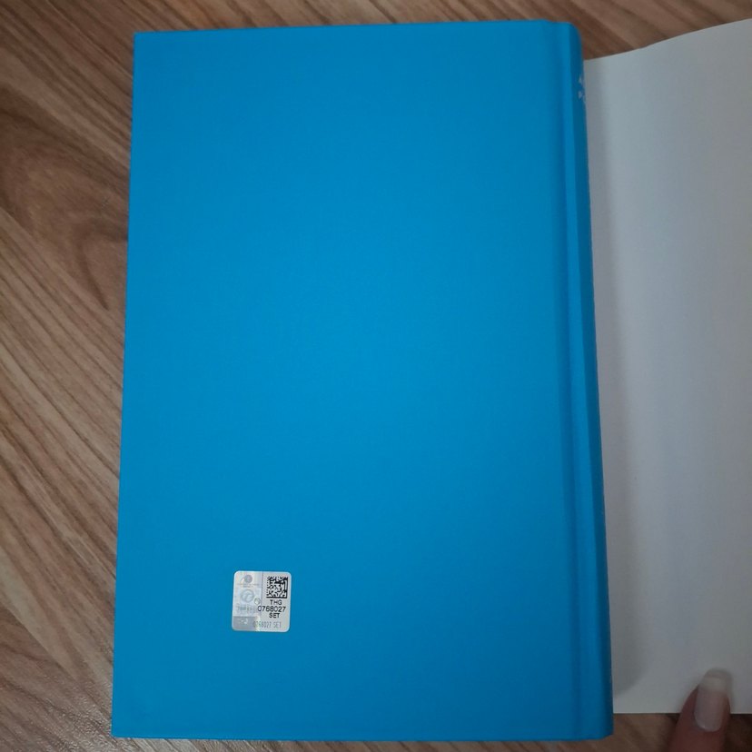 Kitap Kurdu ve Çirkin - Ashley Poston - Görsel 4