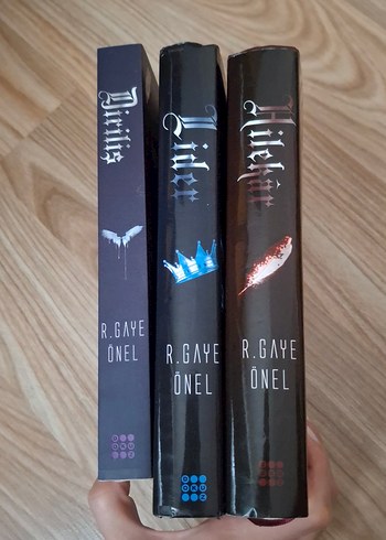 R. Grave Önel'den Üç Roman Seti - Görsel 2