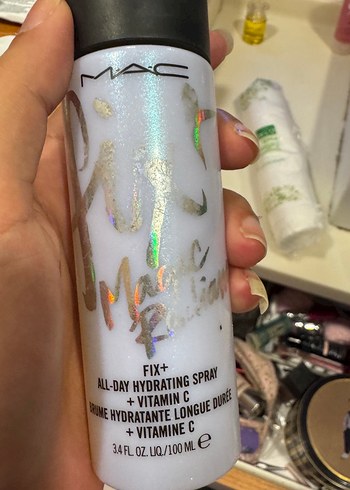 MAC All-Day Hydration Parlatıcı Sprey - Görsel 3