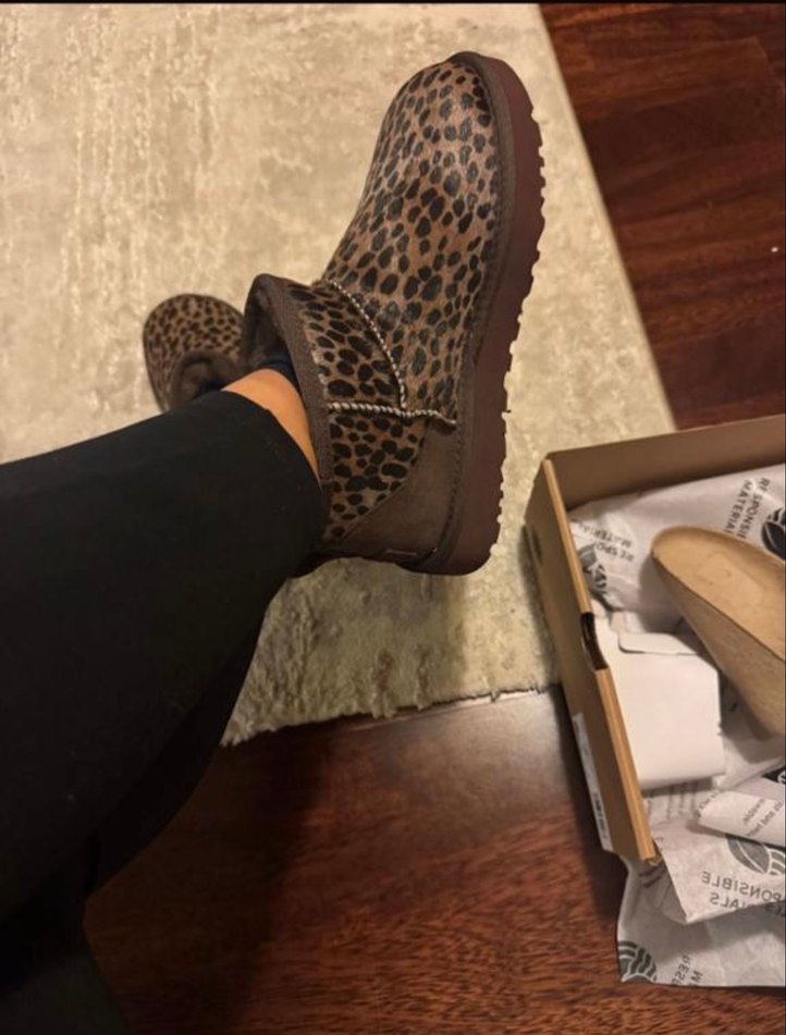 UGG Kahverengi Leopar Desenli Tüylü Kadın Bot - Görsel 2