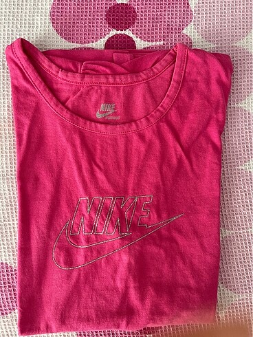 Nike tshirt