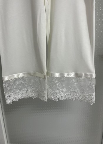 Kırık beyaz krem gibi Kadın Midi Boy Dantel Detaylı gecelik - Görsel 4