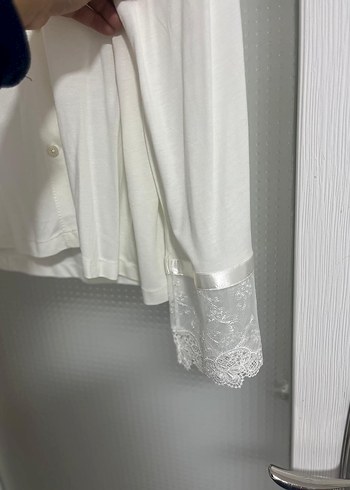 Kırık beyaz krem gibi Kadın Midi Boy Dantel Detaylı gecelik - Görsel 5