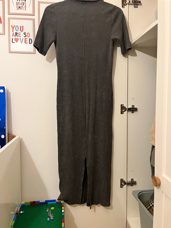 V Yaka Gri Uzun Kadın Elbise - Görsel 4