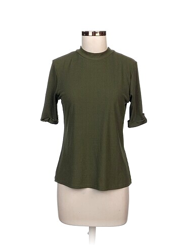 Defacto T-shirt %70 İndirimli.