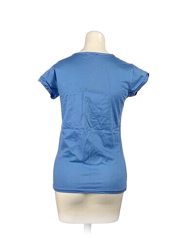 s Beden PreLoved T-shirt %70 İndirimli.