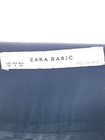 34 Beden siyah Renk Zara Kumaş Pantolon %70 İndirimli.