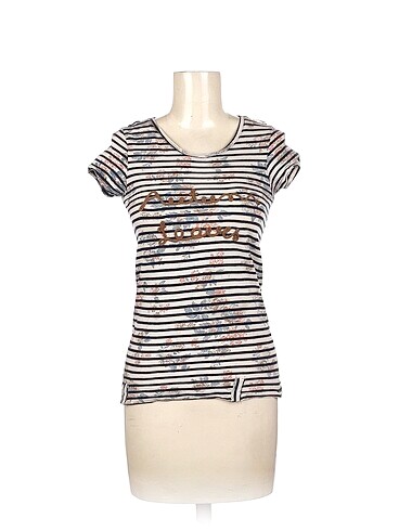 PreLoved T-shirt %70 İndirimli.