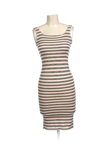 PreLoved Kısa Elbise %70 İndirimli.