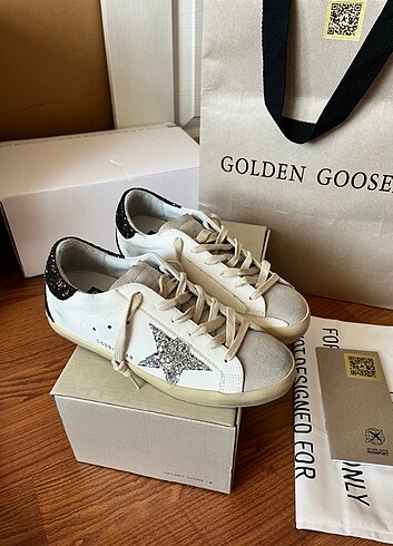 37 Beden beyaz Renk Golden goose