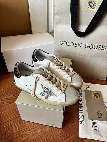 Golden goose superstar