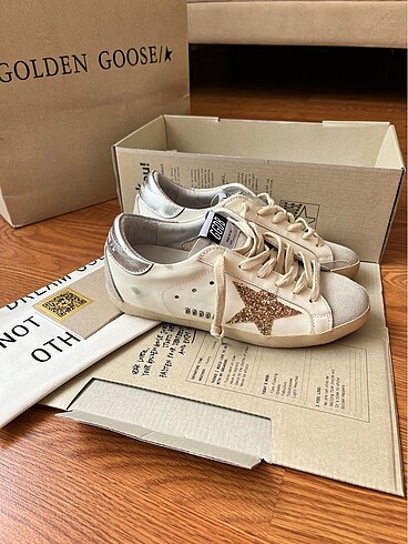 38 Beden beyaz Renk Golden goose