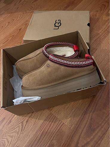 Ugg platform tazz