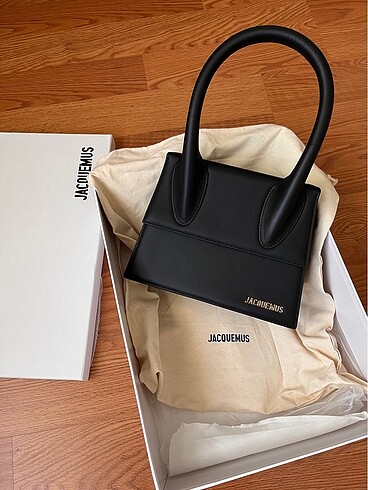 Jacquemus 24cm