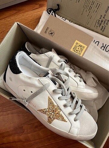 Golden goose sneaker