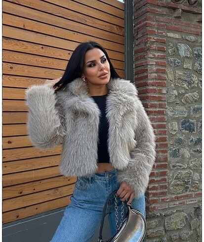 Trendyol & Milla bej kürk peluş crop