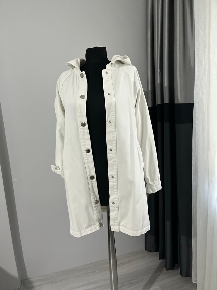Düğmeli Beyaz kot ceket - Görsel 3