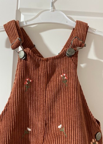 Kız Çocuk Kahverengi Nakışlı Düğmeli Elbise - Görsel 3