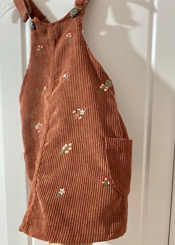 Kız Çocuk Kahverengi Nakışlı Düğmeli Elbise - Görsel 2