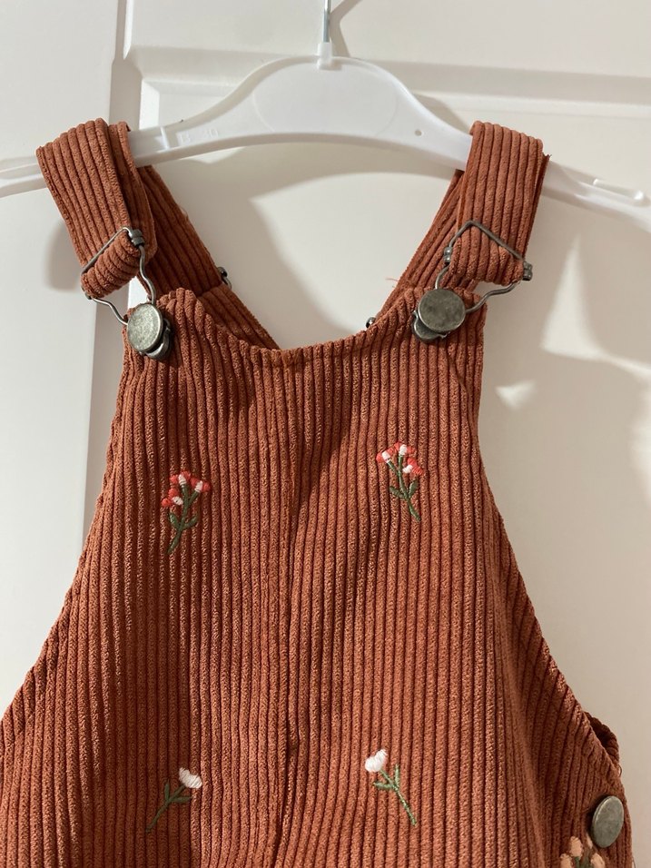 Kız Çocuk Kahverengi Nakışlı Düğmeli Elbise - Görsel 3