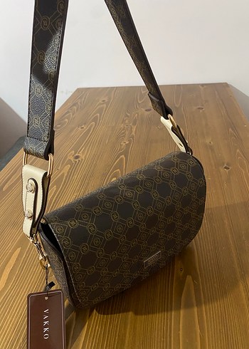 Vakko Kahverengi Tokalı Kadın Omuz Çantası - Görsel 2