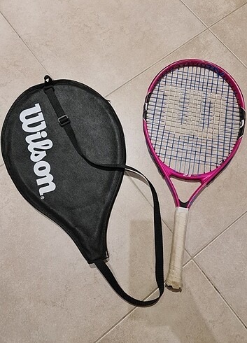 Wilson Burn Pink 23 Genç tenis raketi 