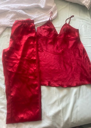 Kırmızı saten piercardine pijama takımı