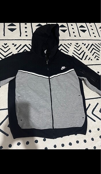 Nike tech
