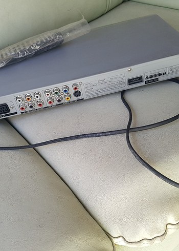 Gri DVD/CD Oynatıcı ve Uzaktan Kumanda - Görsel 2