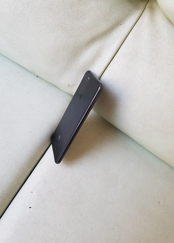 Gri Android Telefon ve Şarj Cihazı - Görsel 2