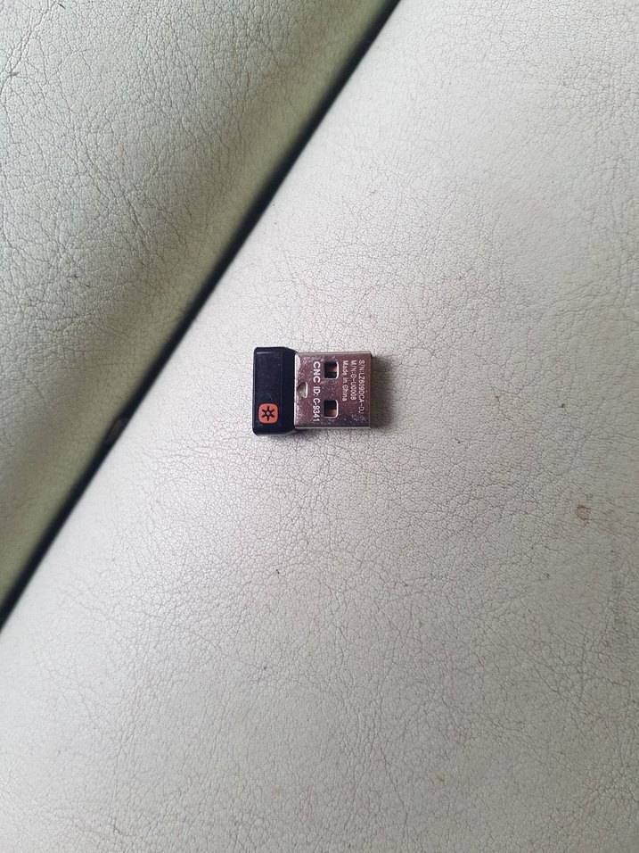 Logitech USB Unifying Alıcısı Siyah Metal - Görsel 3