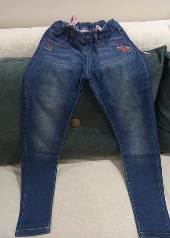 11-12 Yaş Beden Nakışlı Düğmeli Kız Kot Pantolon. yepyeni LCWAİKİKİ. 10-11