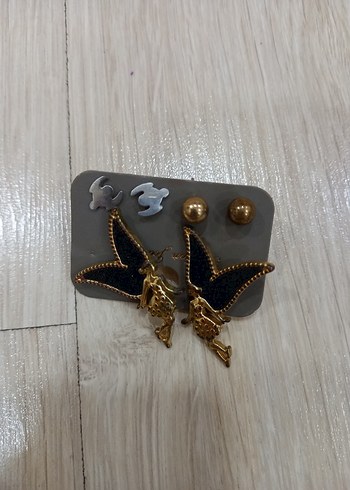 Beden 3 çift küpe. Melek kanadı. çok şık zarif.