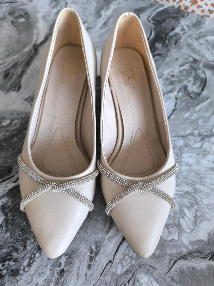 Beyaz Yılan Desenli Saten Dolgu Topuklu Kadın Ayakkabı - Görsel 2