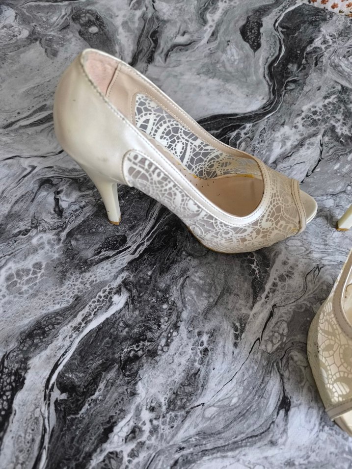 Dantel Detaylı Beyaz Dolgu Topuk Abiye Ayakkabı - Görsel 2