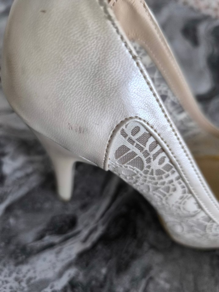 Dantel Detaylı Beyaz Dolgu Topuk Abiye Ayakkabı - Görsel 3