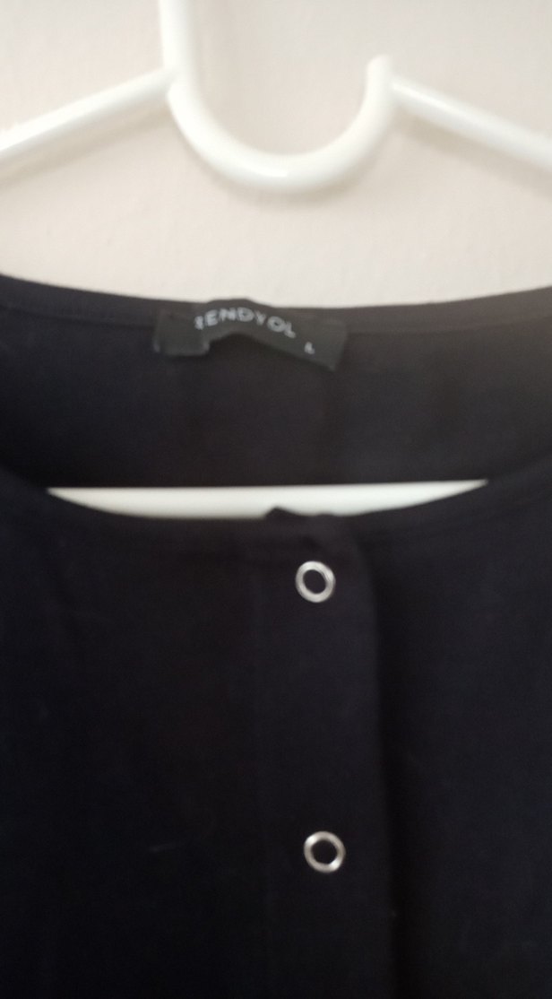 Düğmeli Siyah Kadın üst - Görsel 3