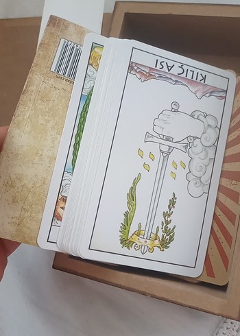 Beden 78 Kart ve Kitaplı Tarot Seti
