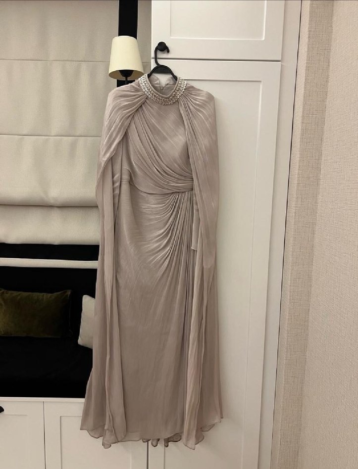 Drapeli Yüksek Yakalı Uzun Abiye Elbise - Görsel 2